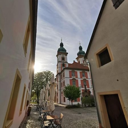 Hotel Kloster-Gasthof Speinshart Eschenbach in der Oberpfalz エクステリア 写真