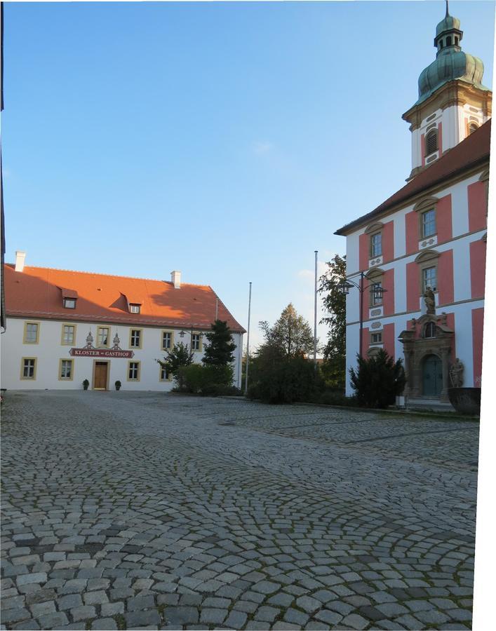 Hotel Kloster-Gasthof Speinshart Eschenbach in der Oberpfalz エクステリア 写真